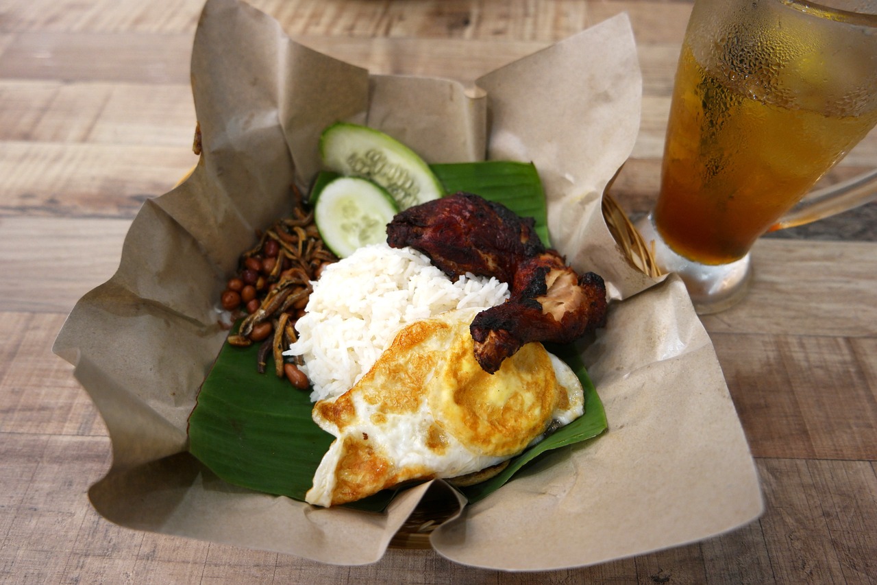 말레이시아 음식 나시르막에 대한 이미지 입니다